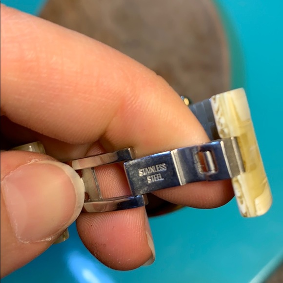 Anne Klein gold watch - Picture 5 of 7